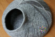 Load image into Gallery viewer, Large Felt Cat Cave (40 cm or 16 Inches Diameter) Cat Bed / Pet Bed / Puppy Bed / Cat House. 100 % Wool Natural Color