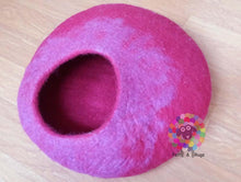 Load image into Gallery viewer, LARGE Felt Cat Cave (40 cm or 16 Inches Diameter) Cat Bed / Pet Bed / Puppy Bed / Cat House. 100 % Wool Natural Color