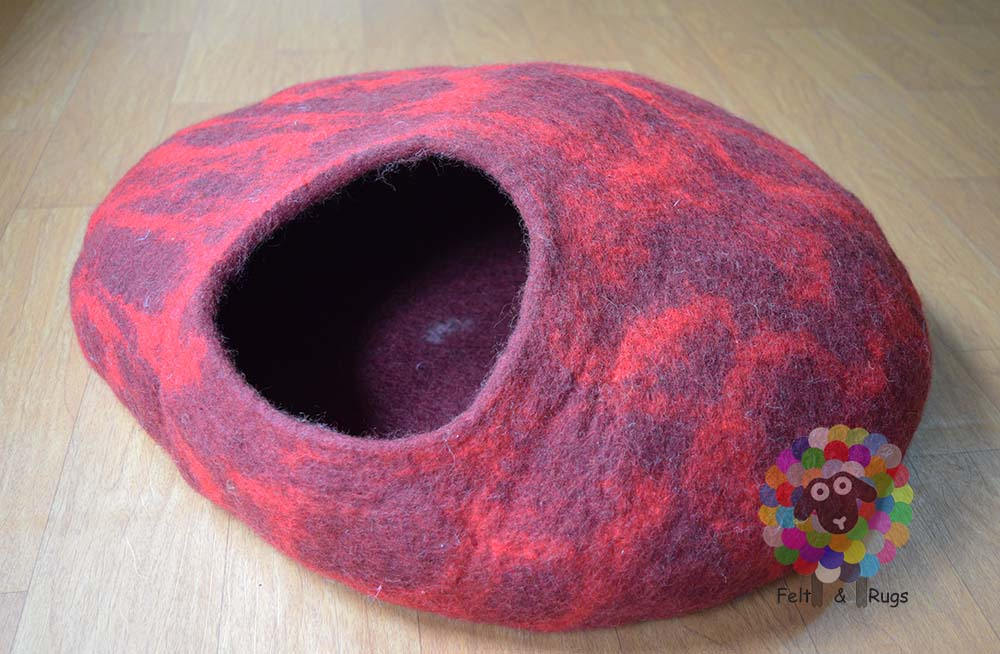 XLARGE Felt Cat Cave  (50 cm or 20 Inches Diameter) Cat Bed / Pet Bed / Puppy Bed / Cat House. 100 %  Wool HANDMADE