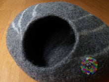 Load image into Gallery viewer, Felt Cat Cave (40 cm or 16 Inches Diameter) Cat Bed / Pet Bed / Puppy Bed / Cat House. 100 % Wool Natural Color