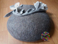 Load image into Gallery viewer, Large Felt Cat Cave (40 cm or 16 Inches Diameter) Cat Bed / Pet Bed / Puppy Bed / Cat House. 100 % Wool Natural Color