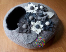 Load image into Gallery viewer, LARGE Felt Cat Cave  (40 cm or 16 Inches Diameter) Cat Bed / Pet Bed / Puppy Bed / Cat House. 100 % Wool Natural Color

