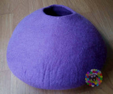 Load image into Gallery viewer, LARGE Cat Cave (40 cm or 16 Inches Diameter) Cat Bed / Pet Bed / Puppy Bed / Cat House. 100 % Wool .