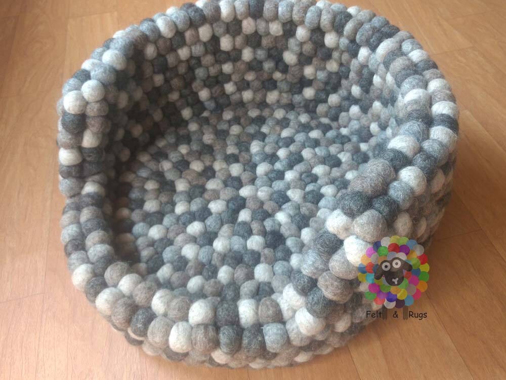 Felt Ball Cat or Dog Cosy bed, Pet Cosy Bed. Made from 100 % Wool