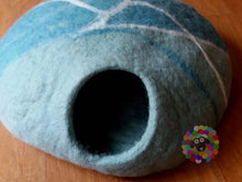 Load image into Gallery viewer, Cat Cave made from 100 % Wool, Handmade in Nepal with double tone of light Blue
