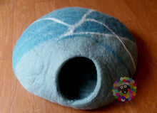 Load image into Gallery viewer, Large Size Felt Cat Cave (40 cm or 16 Inches Diameter) Cat Bed / Pet Bed / Puppy Bed / Cat House. 100 % Wool Natural Color
