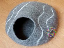 Load image into Gallery viewer, EXTRA LARGE Felt Cat Cave ( 50 cm or 20 Inches Diameter)) / Cat Bed / Pet Bed / Puppy Bed / Cat House. 100 % Wool . Handmade in Nepal
