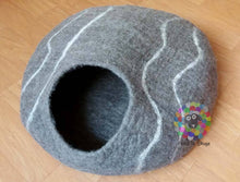 Load image into Gallery viewer, EXTRA LARGE Felt Cat Cave ( 50 cm or 20 Inches Diameter)) / Cat Bed / Pet Bed / Puppy Bed / Cat House. 100 % Wool . Handmade in Nepal