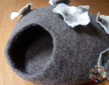 Load image into Gallery viewer, Felt Cat Cave (40 cm or 16 Inches Diameter) Cat Bed / Pet Bed / Puppy Bed / Cat House. 100 % Wool Natural Color
