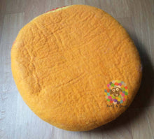 Load image into Gallery viewer, Felt Cat Cave (40 cm or 16 Inches Diameter) Cat Bed / Pet Bed / Puppy Bed / Cat House. 100 % Wool Natural Color