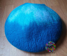 Load image into Gallery viewer, Felt Cat Cave (40 cm or 16 Inches Diameter) Cat Bed / Pet Bed / Puppy Bed / Cat House. 100 % Wool Natural Color