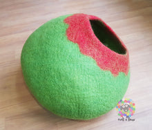 Load image into Gallery viewer, LARGE Felt Cat Cave (40 cm or 16 Inches Diameter) Cat Bed / Pet Bed / Puppy Bed / Cat House. 100 % Wool . Handmade in NEPAL