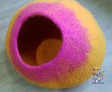 Load image into Gallery viewer, Felt Cat Cave (40 cm or 16 Inches Diameter) Cat Bed / Pet Bed / Puppy Bed / Cat House. 100 % Wool / Handmade in NEPAL