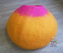 Load image into Gallery viewer, Felt Cat Cave (40 cm or 16 Inches Diameter) Cat Bed / Pet Bed / Puppy Bed / Cat House. 100 % Wool / Handmade in NEPAL