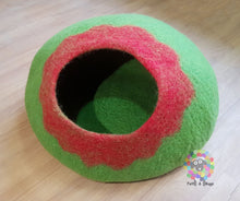 Load image into Gallery viewer, LARGE Felt Cat Cave (40 cm or 16 Inches Diameter) Cat Bed / Pet Bed / Puppy Bed / Cat House. 100 % Wool . Handmade in NEPAL