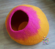 Load image into Gallery viewer, Felt Cat Cave (40 cm or 16 Inches Diameter) Cat Bed / Pet Bed / Puppy Bed / Cat House. 100 % Wool / Handmade in NEPAL