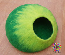 Load image into Gallery viewer, LARGE Felt Cat Cave  (40 cm or 16 Inches Diameter) Cat Bed / Pet Bed / Puppy Bed / Green Cat House. 100 % Wool . HANDMADE

