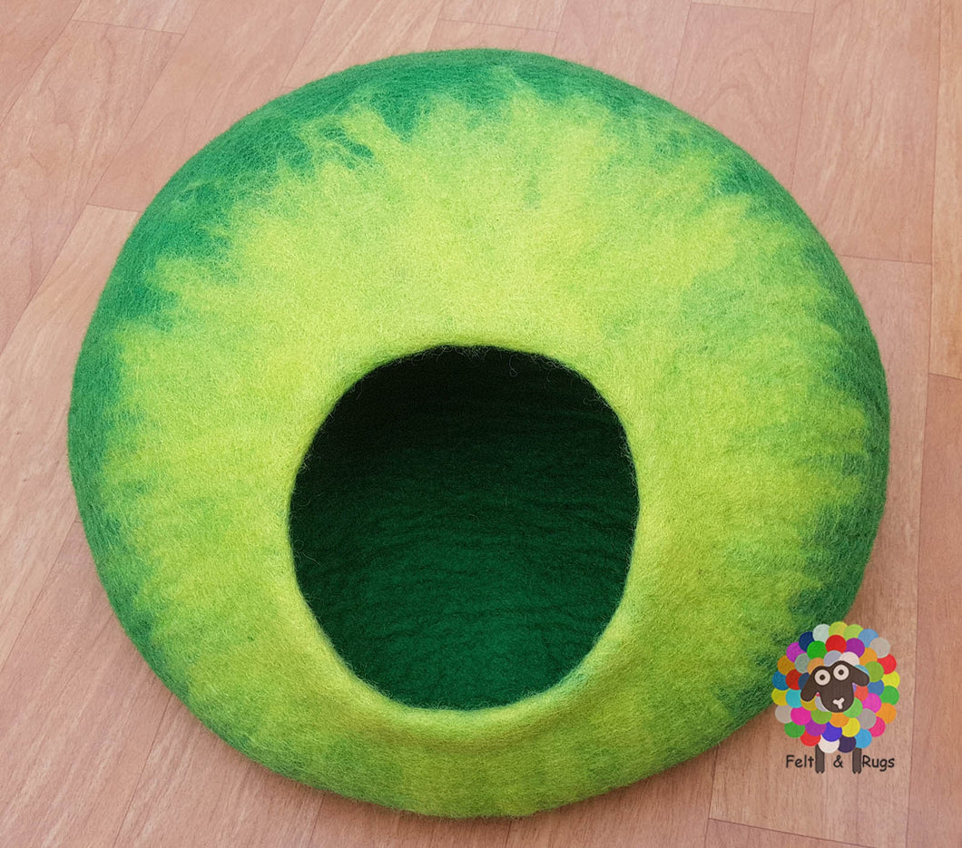 LARGE Felt Cat Cave  (40 cm or 16 Inches Diameter) Cat Bed / Pet Bed / Puppy Bed / Green Cat House. 100 % Wool . HANDMADE