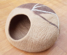 Load image into Gallery viewer, Large Felt Cat Cave (40 cm or 16 Inches Diameter) Cat Bed / Pet Bed / Puppy Bed / Cat House. 100 % Wool Natural Color