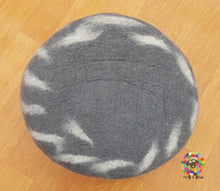 Load image into Gallery viewer, LARGE Felt Cat Cave (40 cm or 16 Inches Diameter) Cat Bed / Pet Bed / Puppy Bed / Cat House. 100 % Wool