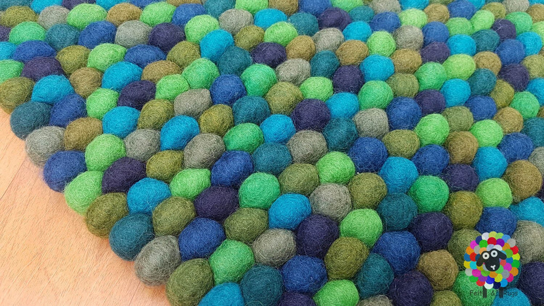 Felt Ball Rugs 20 cm - 250 cm Play Mat, teppich , Tapis / tæppe 100 % Wool (Free Shipping)