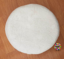 Load image into Gallery viewer, LARGE Felt Cat Cave (40 cm or 16 Inches Diameter) Cat Bed / Pet Bed / Puppy Bed / Cat House. 100 % Wool / Handmade in NEPAL