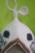 Load image into Gallery viewer, Large Felt Cat Cave / Cat Bed / Pet Bed / Puppy Bed / Cat House. 100 % Wool Natural Color