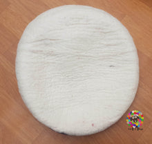 Load image into Gallery viewer, LARGE Felt Cat Cave  (40 cm or 16 Inches Diameter) Cat Bed / Pet Bed / Puppy Bed / Cat House. 100 % Wool, HANDMADE
