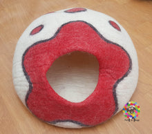 Load image into Gallery viewer, LARGE Felt Cat Cave  (40 cm or 16 Inches Diameter) Cat Bed / Pet Bed / Puppy Bed / Cat House. 100 % Wool, HANDMADE
