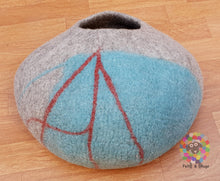 Load image into Gallery viewer, XXLARGE Felt Cat Cave (60 cm /24 inches diameter) / Cat Bed / Pet Bed / Puppy Bed / Cat House. 100 % Wool . Handmade in Nepal