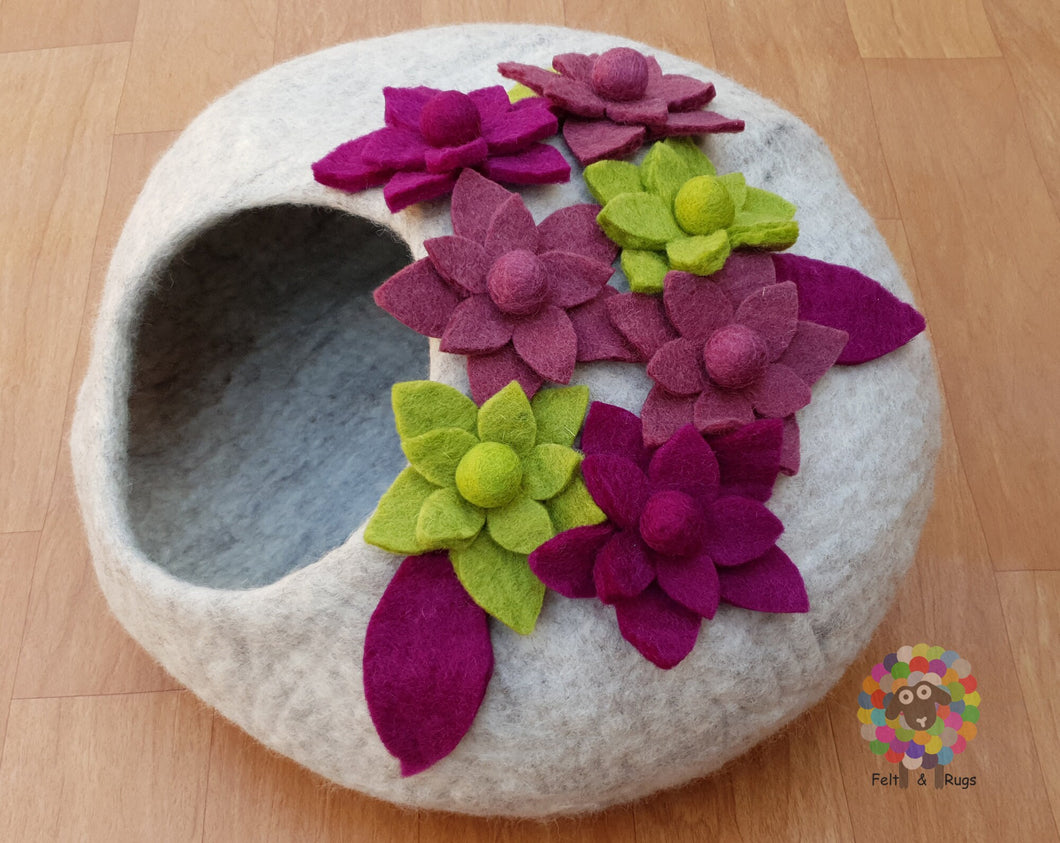 LARGE Felt Cat Cave (40 cm or 16 Inches Diameter) Cat Bed / Pet Bed / Puppy Bed / Cat House. 100 % Wool Natural Color