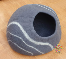 Load image into Gallery viewer, XXXLARGE Felt Cat Cave (70 cm /27.6 inches diameter) / Cat Bed / Pet Bed / Puppy Bed / Cat House. 100 % Wool . Handmade in Nepal