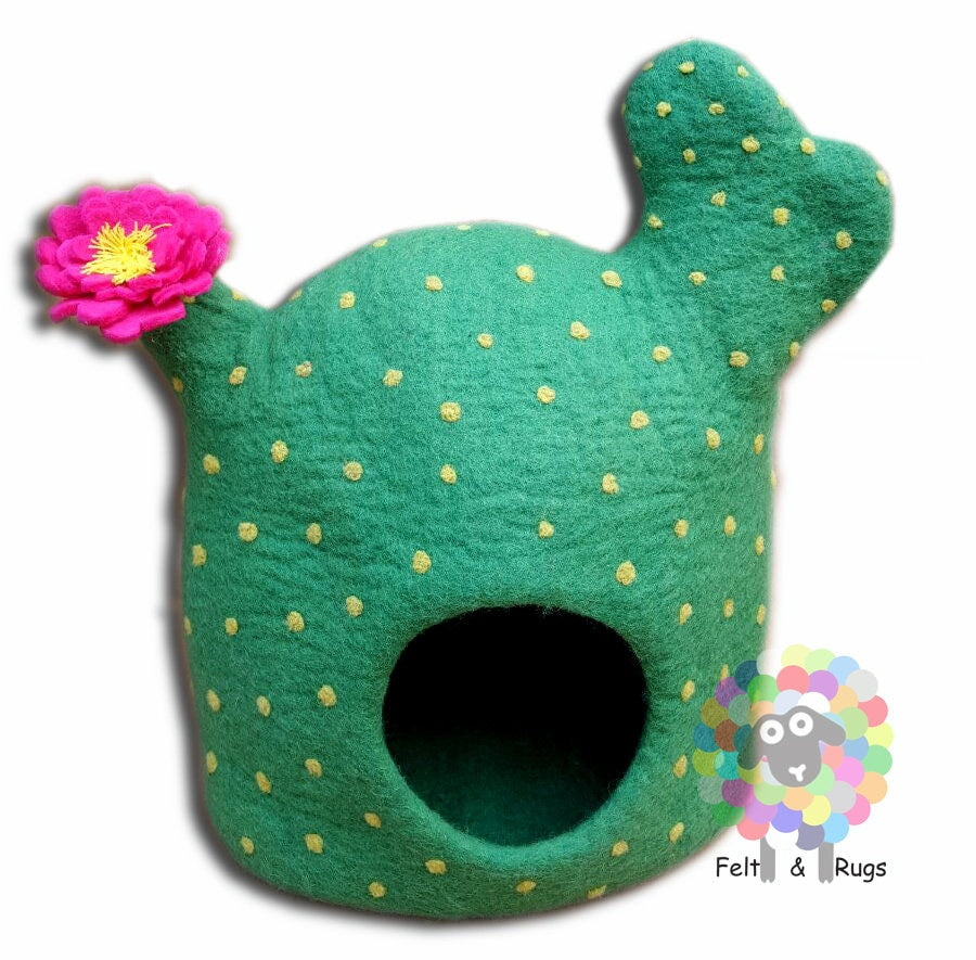 Large Cactus Cat Cave , Cat Bed , Pet Bed ,Cat House , Decorative Cat Bed, Pet Gifts , Cat House, . Handmade from 100 % Wool