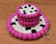 Load image into Gallery viewer, Dragon Fruit Felt Ball Trivet and Coasters Set. 100 % Wool
