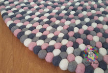 Load image into Gallery viewer, Felt Ball Rugs 20 cm - 250 cm Four Different Colors (Free Shipping)
