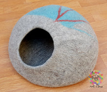 Load image into Gallery viewer, XXLARGE Felt Cat Cave  (60 cm /24 inches diameter) / Cat Bed / Pet Bed / Puppy Bed / Cat House. 100 % Wool . Handmade in Nepal
