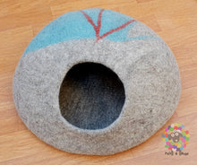 Load image into Gallery viewer, XXLARGE Felt Cat Cave  (60 cm /24 inches diameter) / Cat Bed / Pet Bed / Puppy Bed / Cat House. 100 % Wool . Handmade in Nepal
